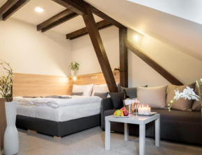 Отель Golf Apartments, Челадна